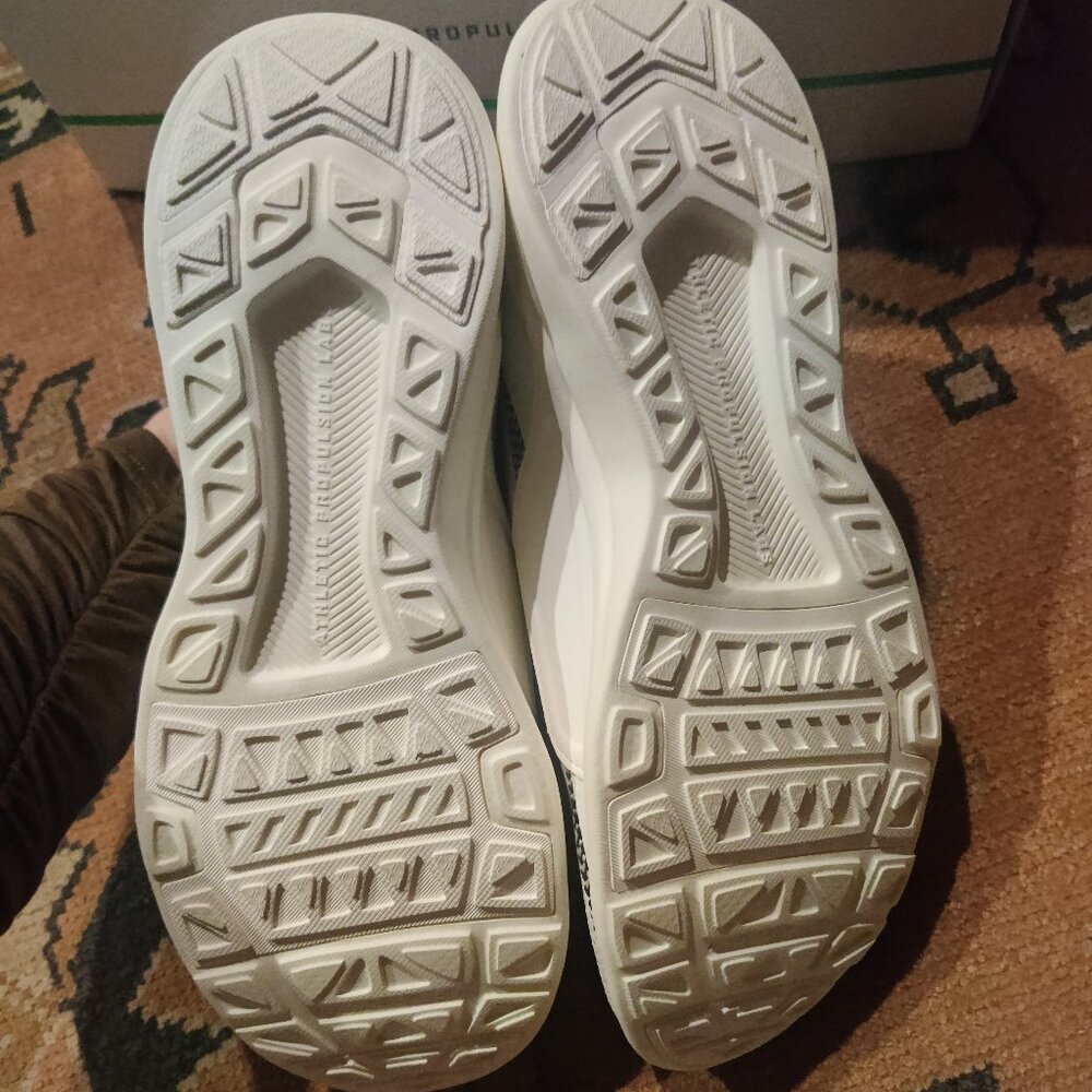 NIB $245 APL Techloom Bliss in Ivory/Dark Army Size 9 - Picture 7 of 10